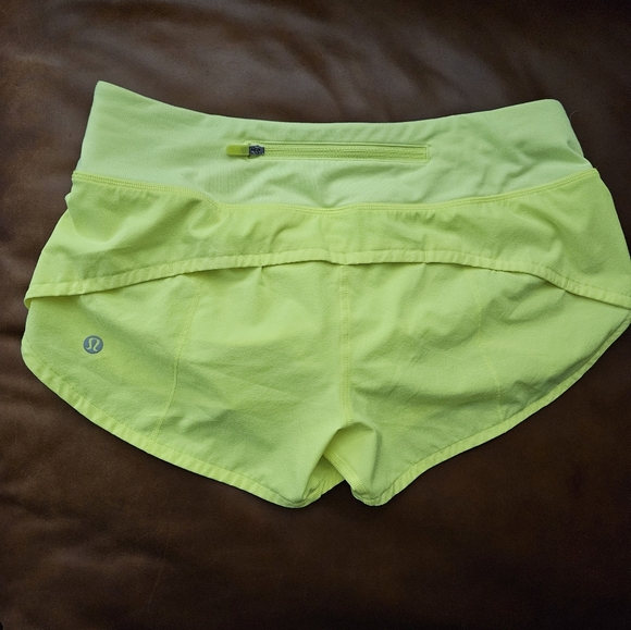 Lululemon Women's Yellow Bright Shorts Euc Size 4 - Picture 2 of 4